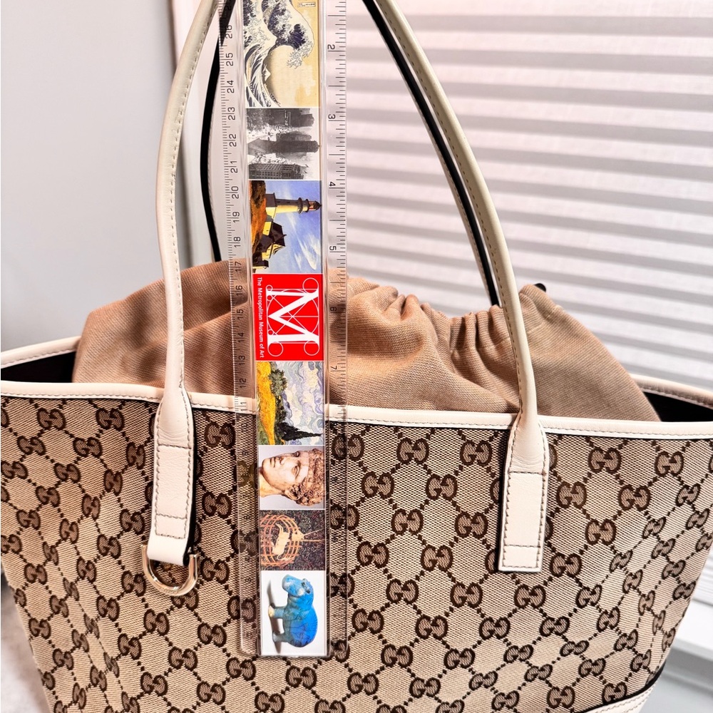 Authentic Gucci Brown and Cream Signature Tote (Mint Condition) - Picture 6 of 13